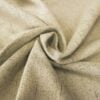 Beige, verdunkelnder Stoff mit feiner Textur, geeignet für Vorhänge oder Polsterungen.
