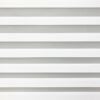 Zweiseitiger, weißer Stoff mit horizontalen Streifen für Verdunkelung. Ideal für Fensterdekoration und Lichtregulierung.