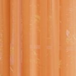 Transparente Gardine aus unifarbenem orangefarbenem Stoff mit vertikalen Falten