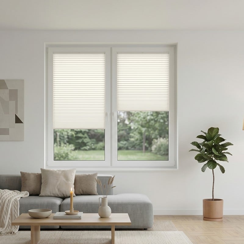 Pearl-Plissee der Comfort Line am Fenster